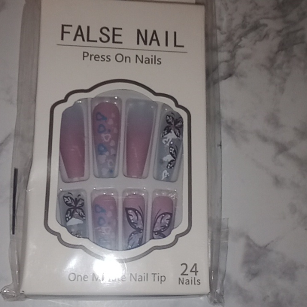Pretty Nails 💅😍 - Picture 3 of 5